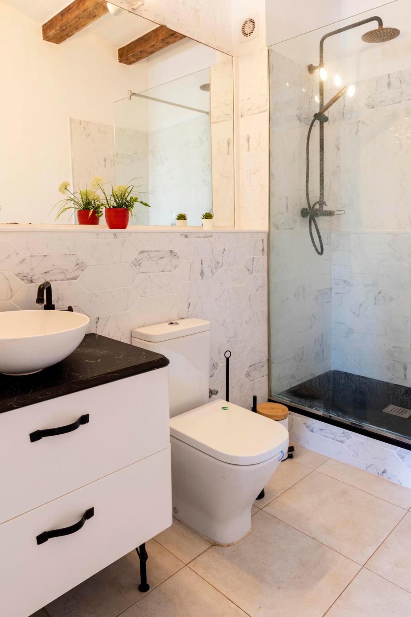 Enchanting 2 Bedroom Flat With Terrace Near Placa Espanya Barcelona Exterior foto
