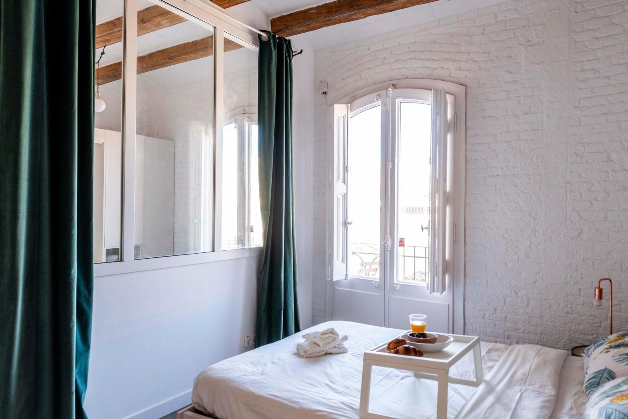 Enchanting 2 Bedroom Flat With Terrace Near Placa Espanya Barcelona Exterior foto